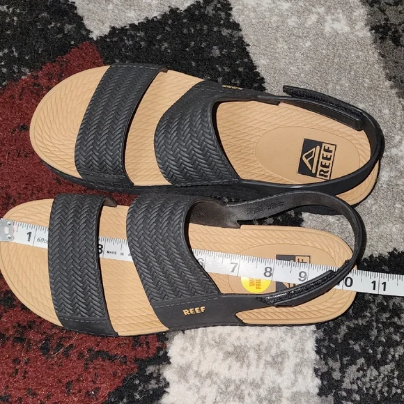 Reef Black and Tan Woven Sandals - Picture 4 of 4